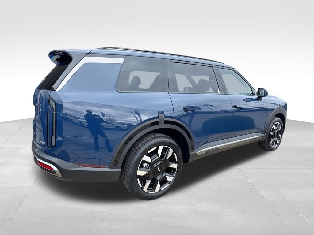 New 2027 Black Kia S image 8