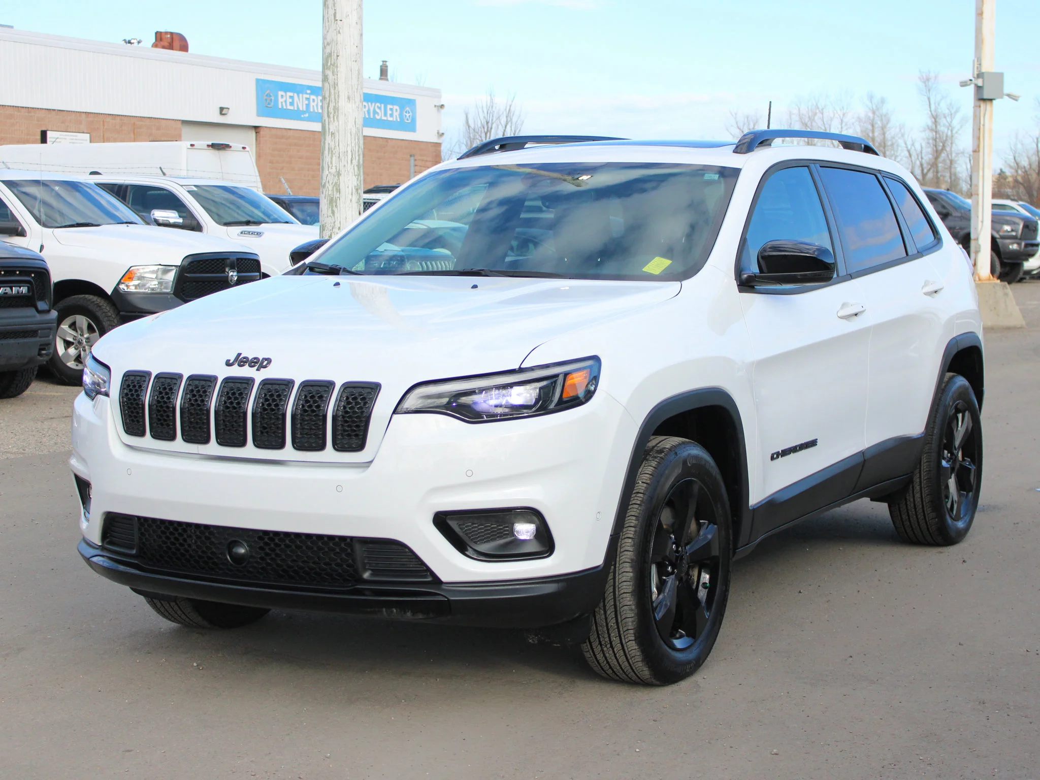 Certified Used 2023 White Jeep Altitude * 2.4L MultiAir | Heated/Vented Seats | Panoramic Sunroof | Apple CarPlay | Adaptive Cruise image 12