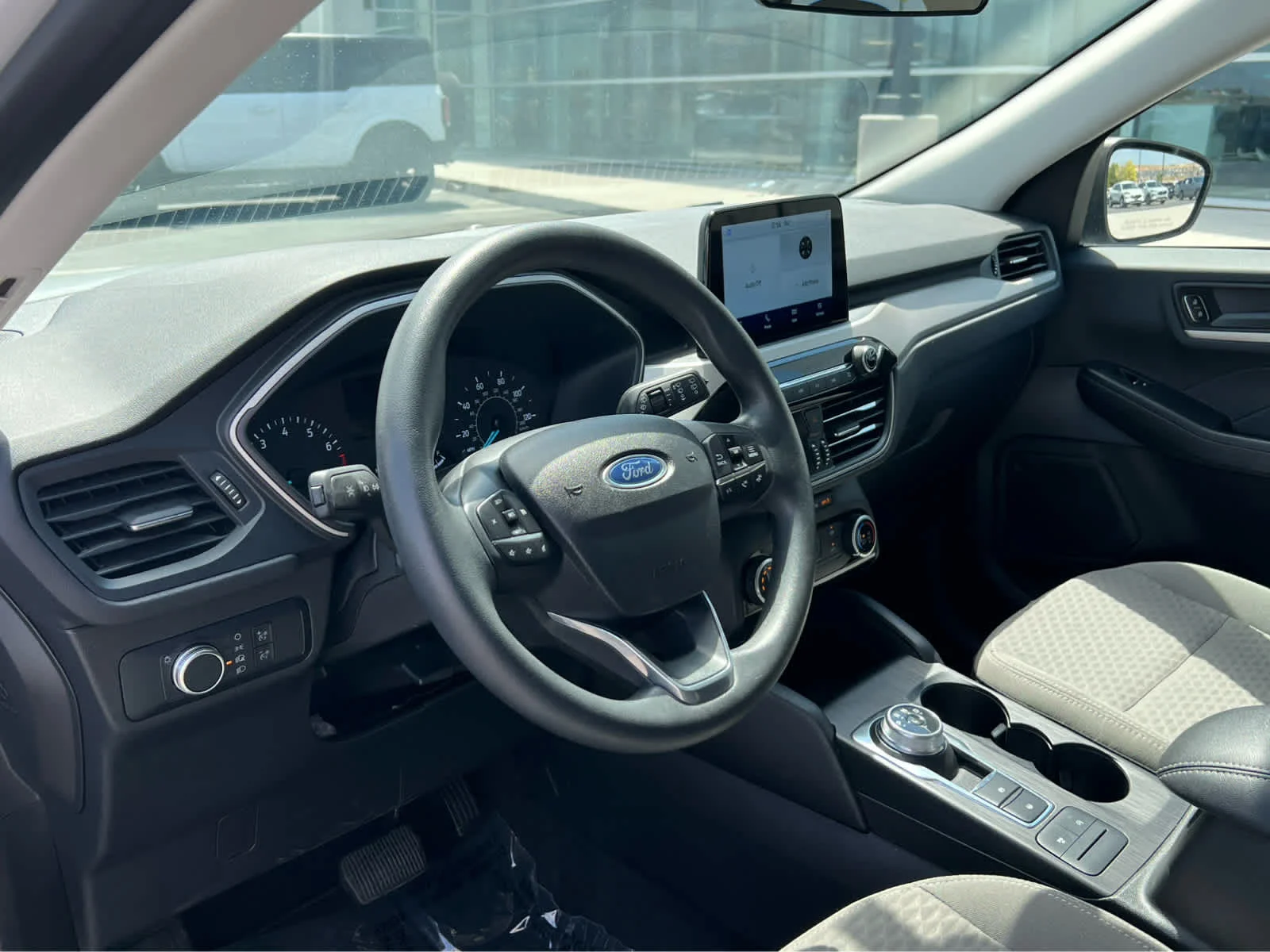 Certified Used 2022 Oxford White Ford SE image 28