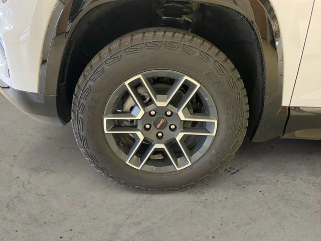 New 2026 White GMC AT4 image 15