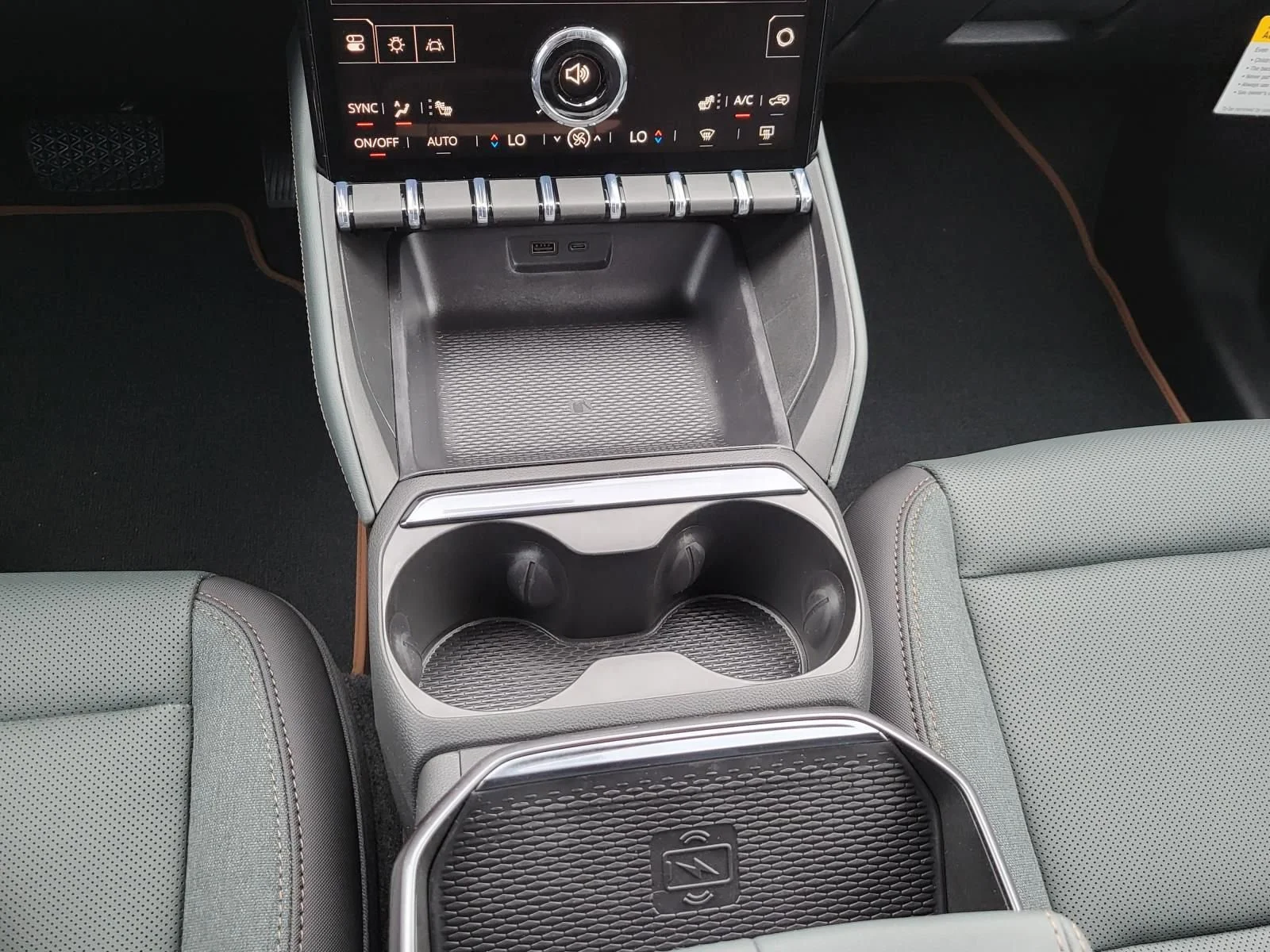 2026 GMC Terrain AT4 - Photo 10