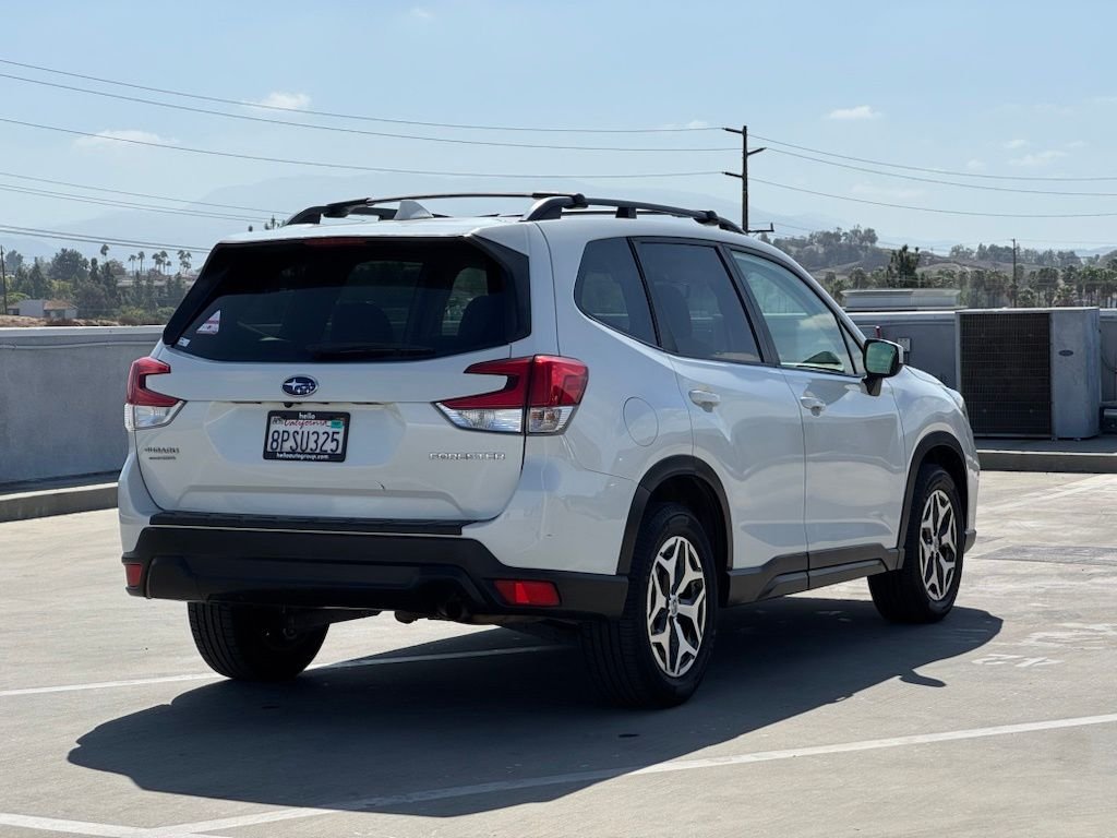 Used 2020 Crystal White Pearl Subaru Premium image 32