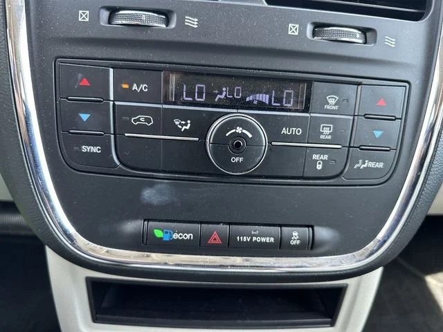 Used 2013 Red Chrysler Touring image 18