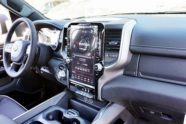 New 2026 Diamond Black Crystal Pearl-Coat Exterior Paint RAM Laramie image 14