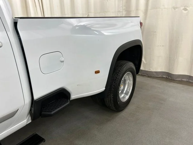 Used 2026  Chevrolet High Country image 28
