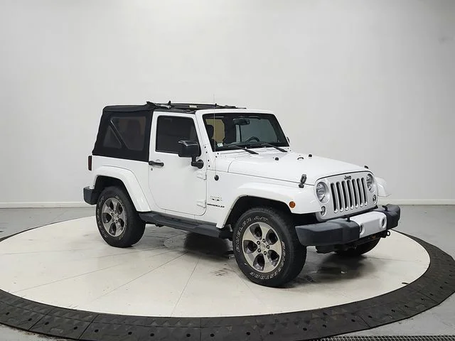 Used 2016 White Jeep Sahara image 9