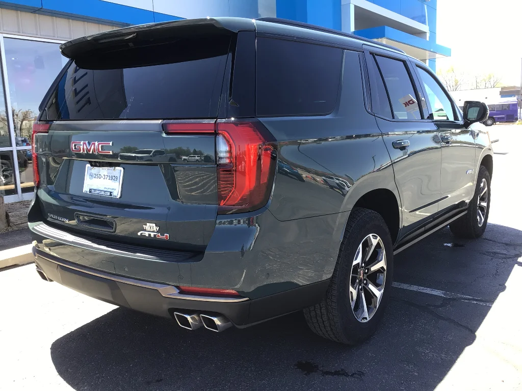 New 2026 Midnight Pine GMC AT4 Ultimate image 5