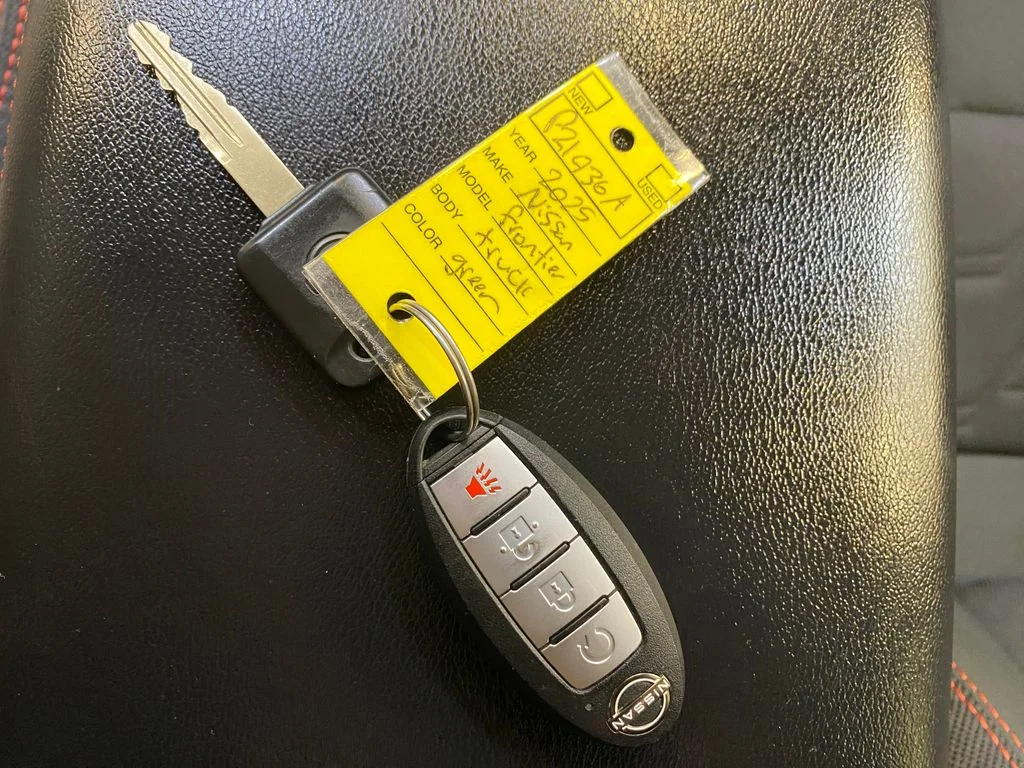 Used 2025 Green Nissan PRO-4X image 44