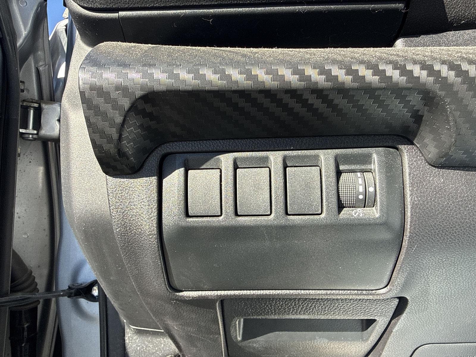 Used 2024 Ice Silver Metallic Subaru Base image 19