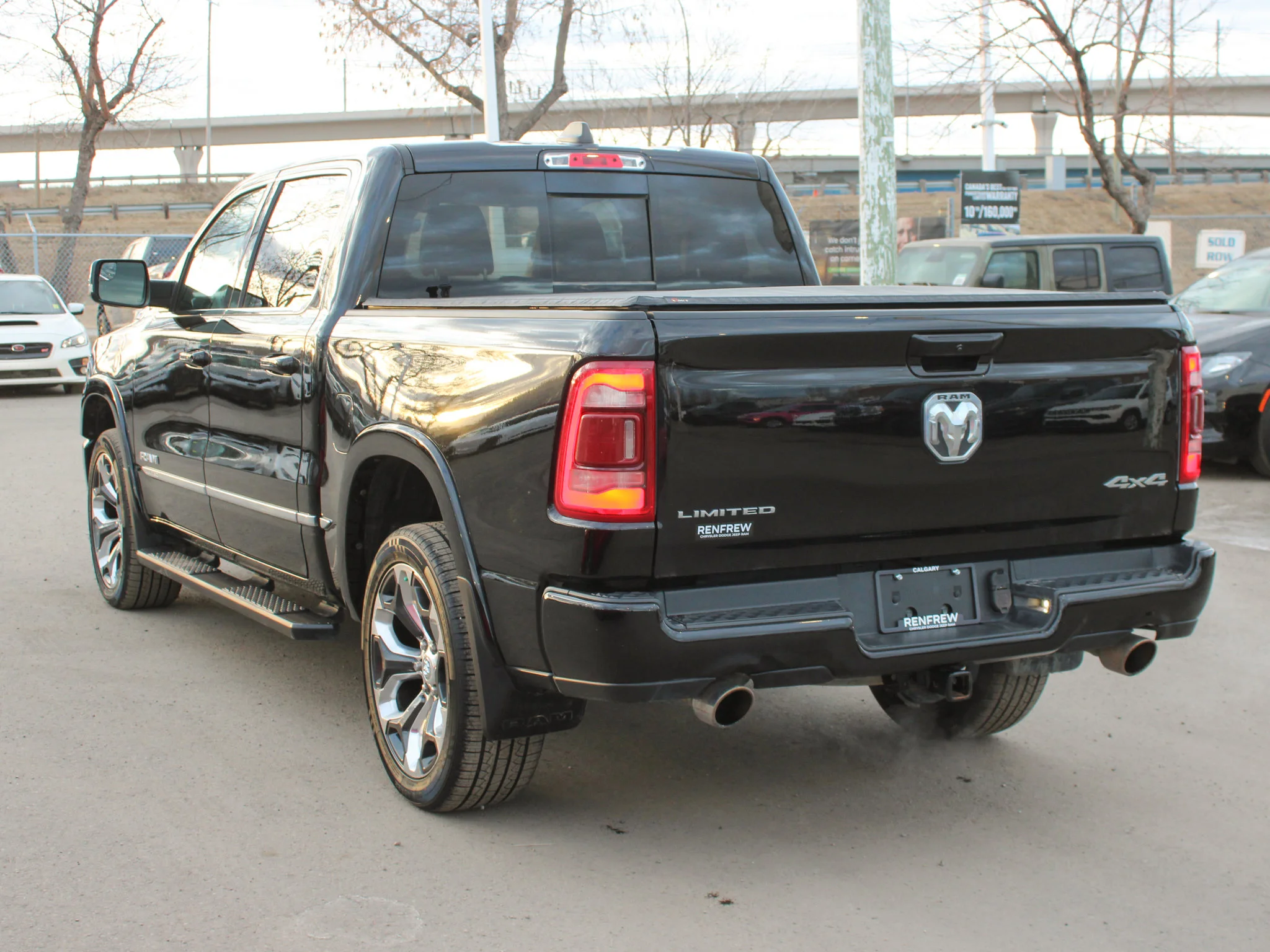 Certified Used 2023 Black RAM Limited * No Accidents | HEMI V8 | Alpine | Heated Seats | Apple CarPlay | Tonneau Cover image 13