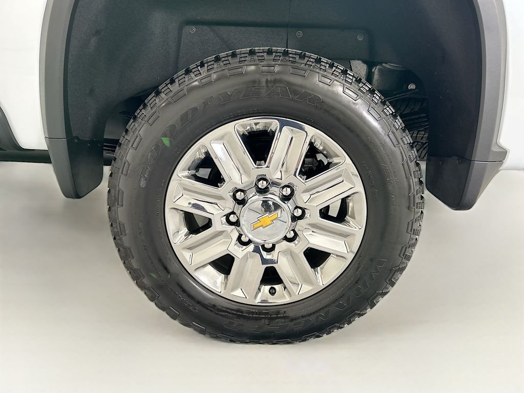 Used 2026 Polar White Chevrolet High Country image 30