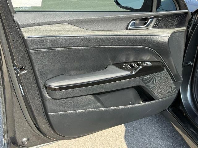 Certified Used 2025 Gray Kia  image 17