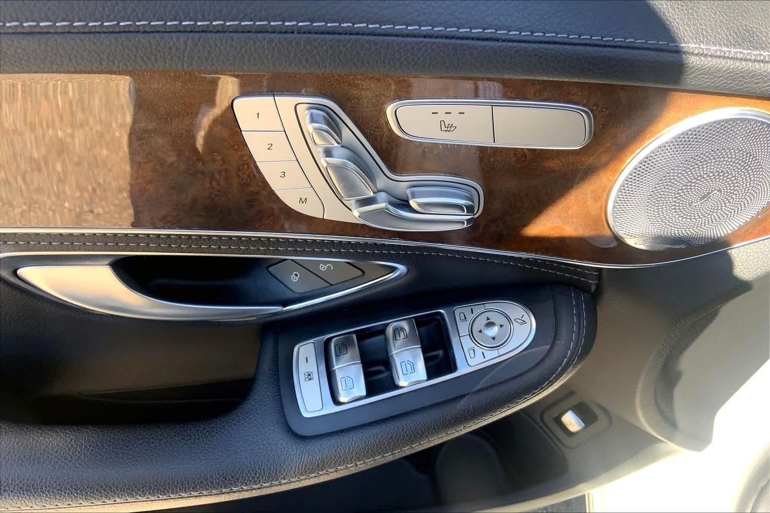 Used 2016 Polar White Mercedes-Benz C 300 Luxury image 36