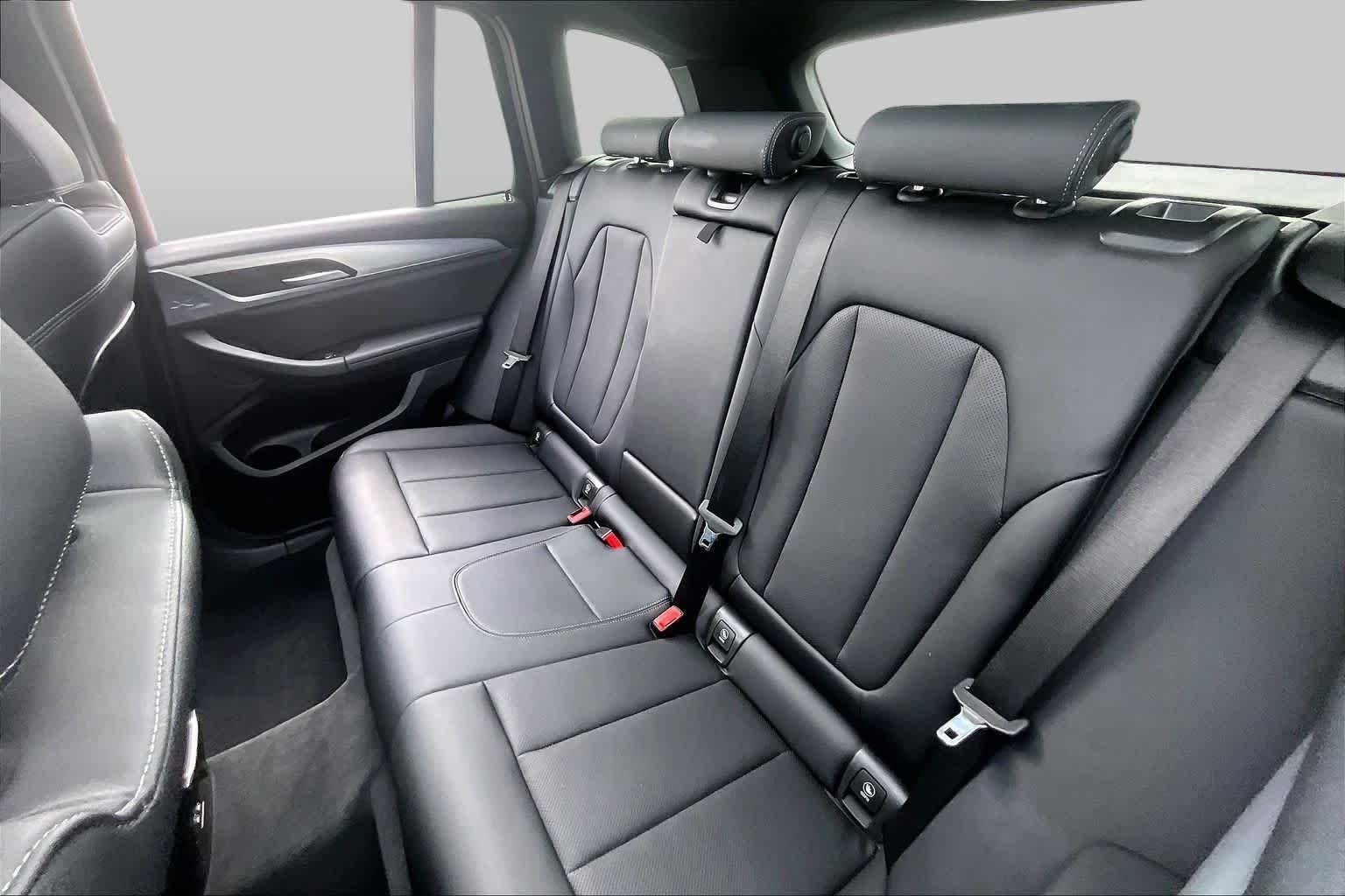 Used 2024 Jet Black BMW sDrive30i image 20