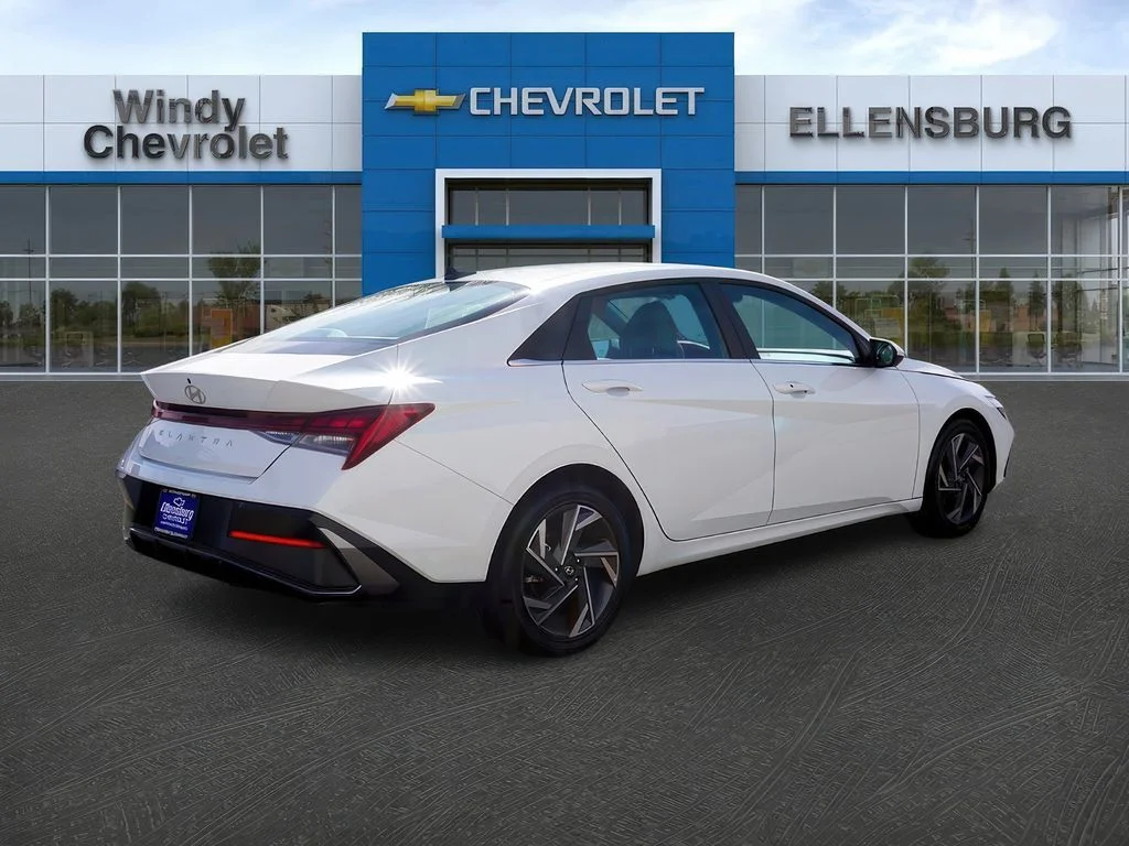 2025 Hyundai Elantra SEL - Photo 7