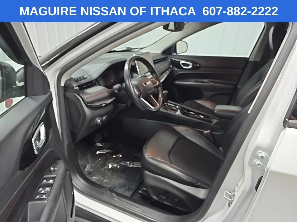 Used 2022 White Jeep Trailhawk image 28