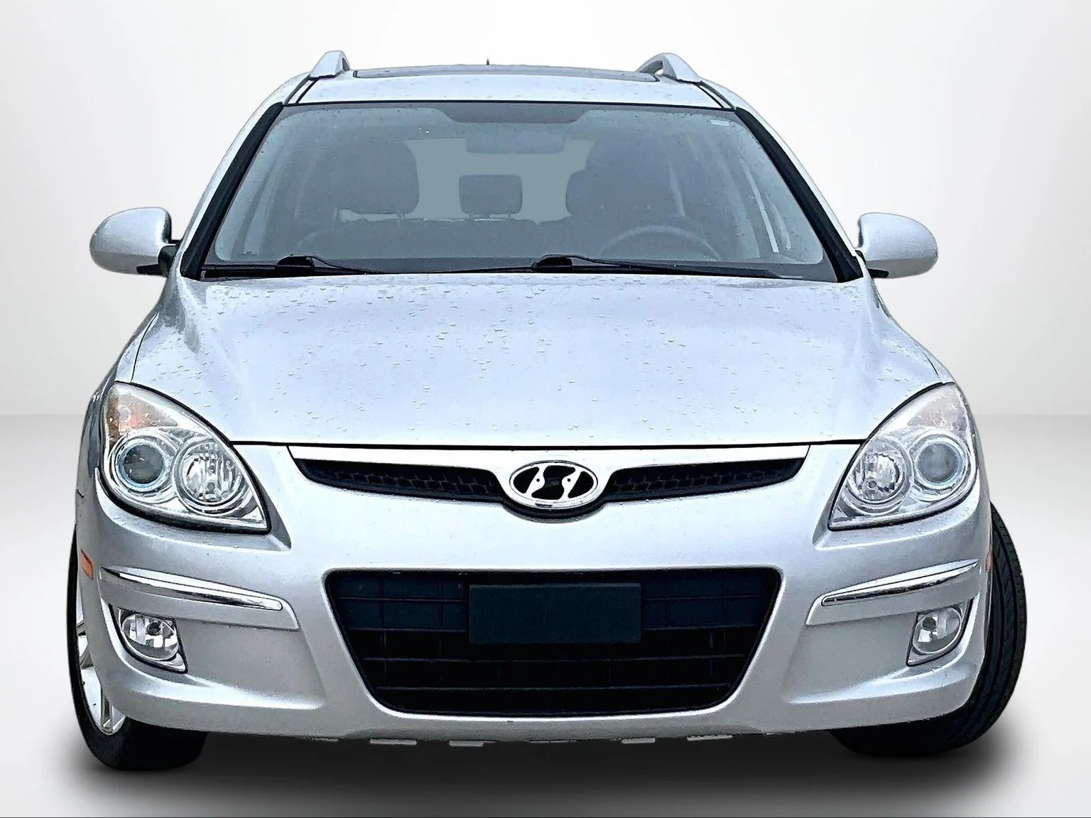 Used 2011 Silver Hyundai SE image 4