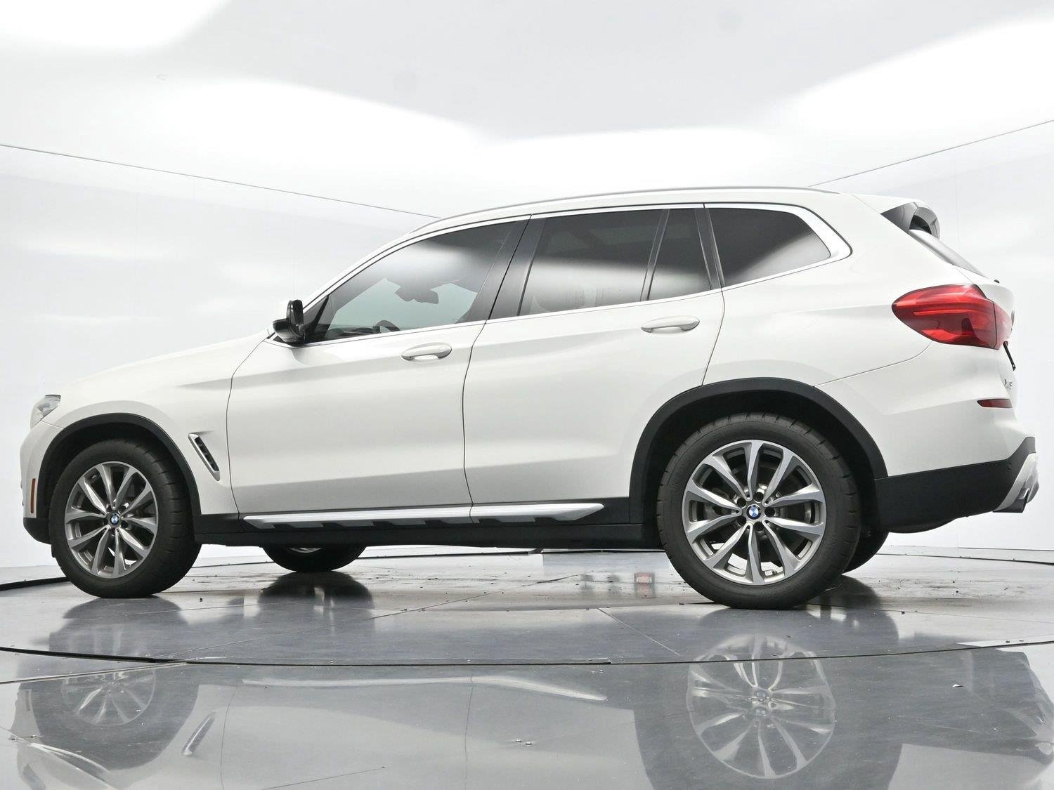 Used 2019 Alpine White BMW sDrive30i image 44