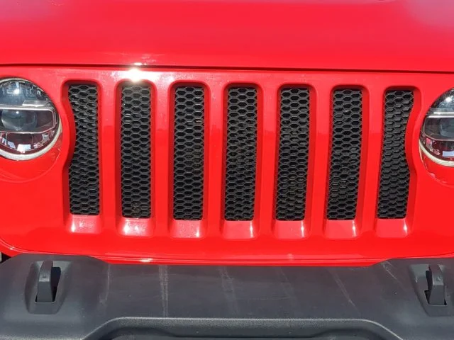 Used 2022 Red Jeep Sport S image 34