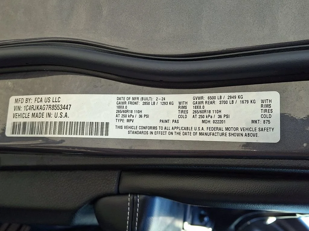 Used 2024 Baltic Gray Metallic Clearcoat Jeep Altitude image 28