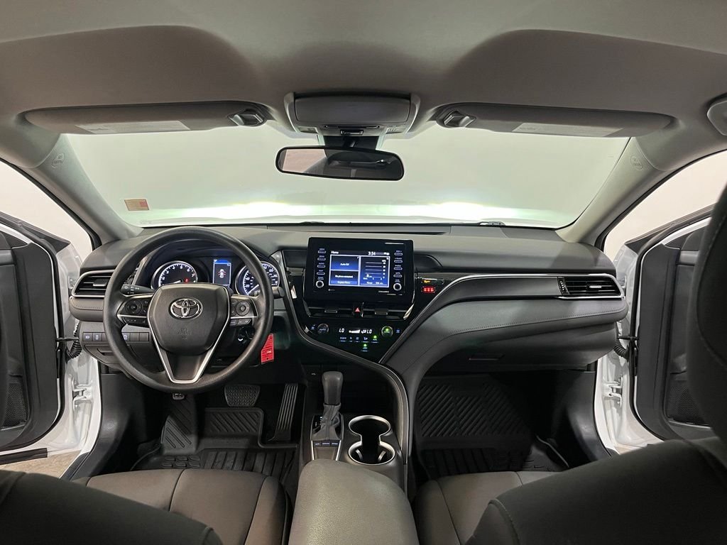 Used 2023 Ice Toyota LE image 19