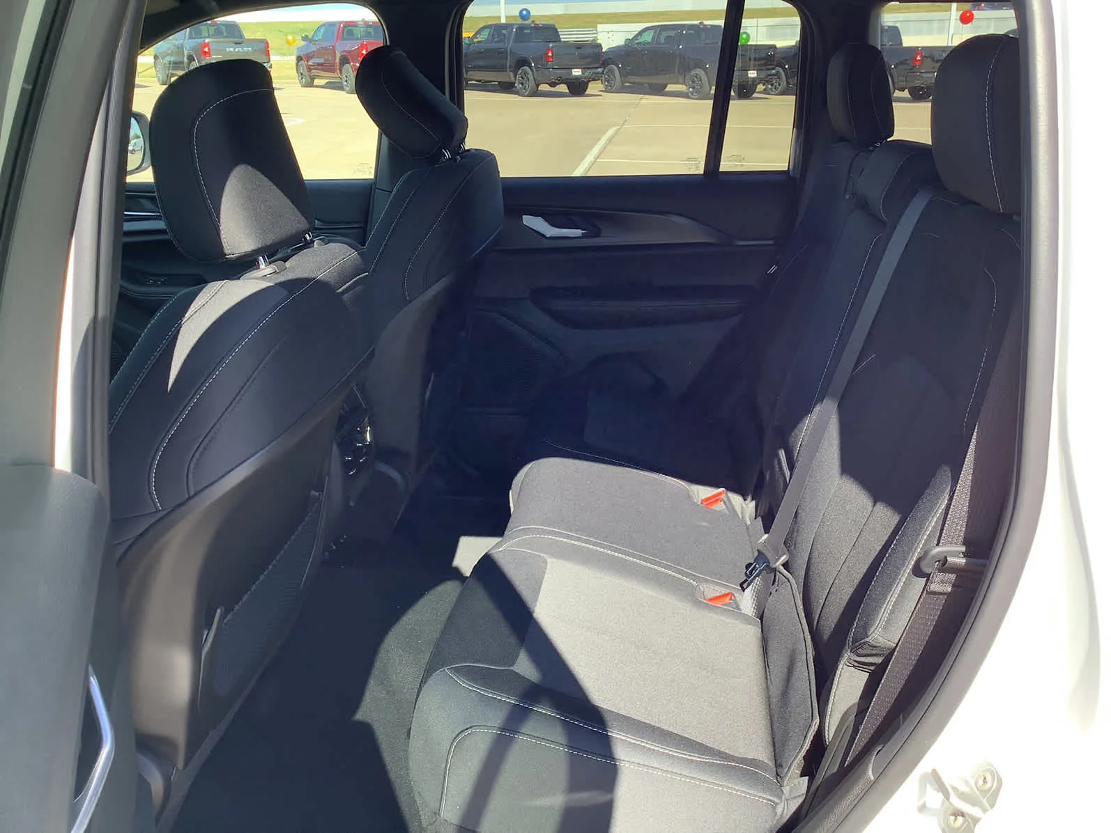 2025 Jeep Grand Cherokee Laredo - Photo 14