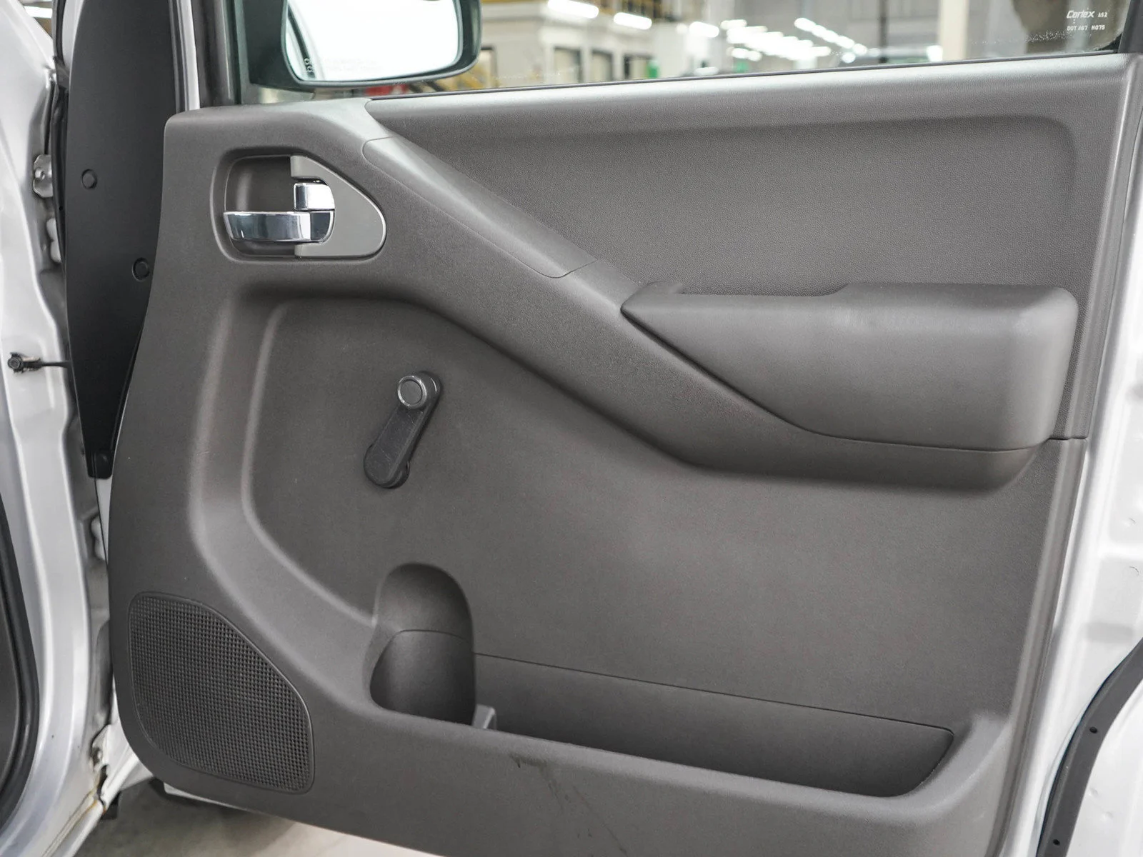 Used 2009 Silver Lightning Metallic Nissan SE image 10