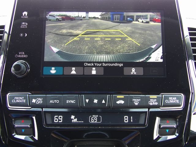 Used 2022 Lunar Silver Metallic Honda Touring image 30