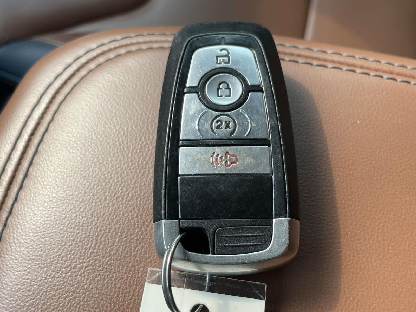 Used 2022 Cactus Gray Ford Lariat image 4