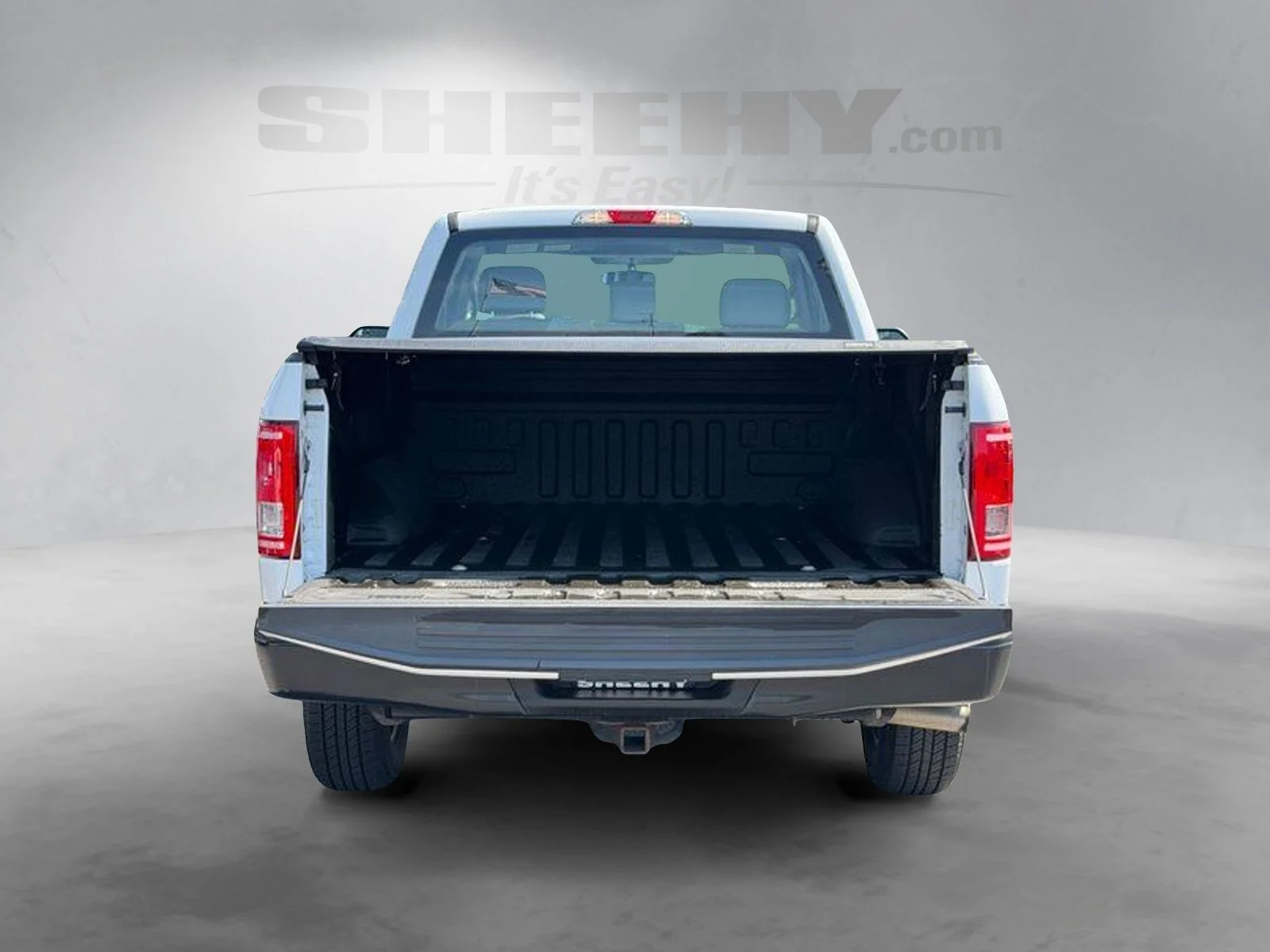 Used 2016 White Ford XL image 27