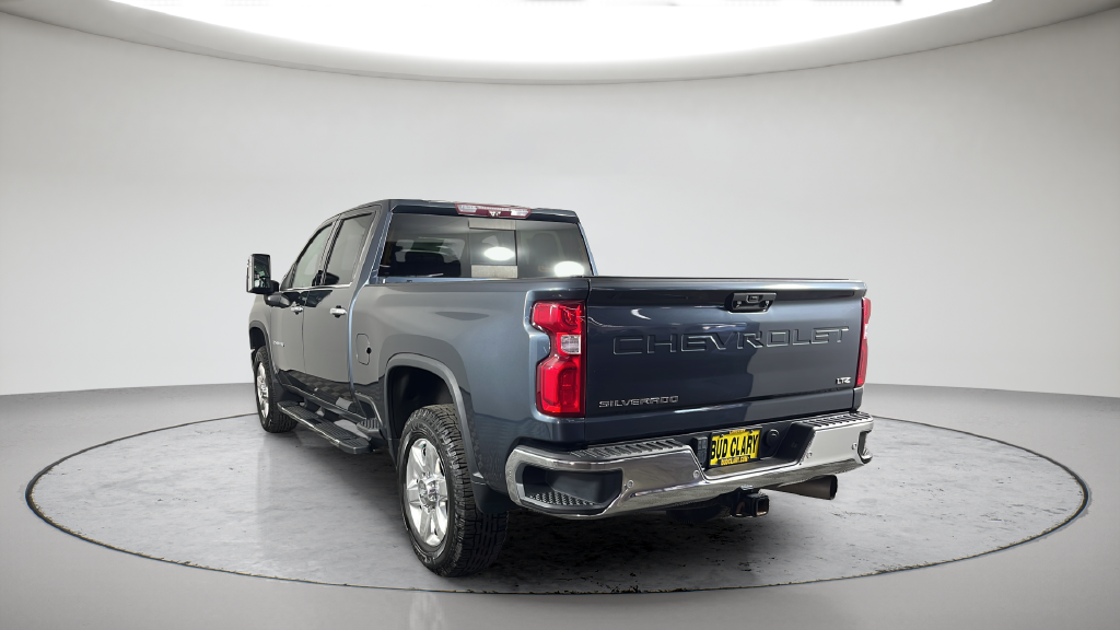 Used 2020 Shadow Gray Metallic Chevrolet LTZ image 10