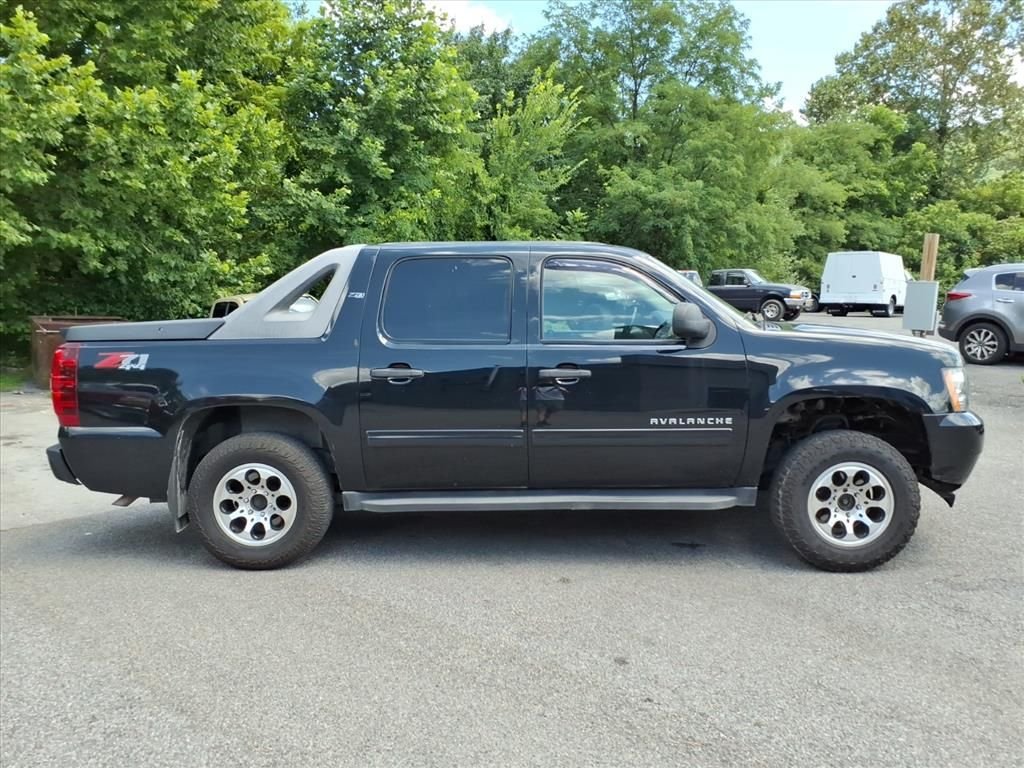 Used 2012 Black Chevrolet LS image 9