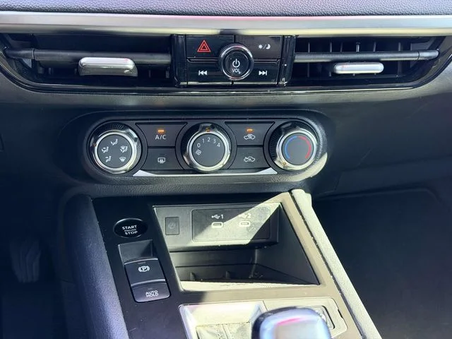 Used 2025 White Nissan SV image 21