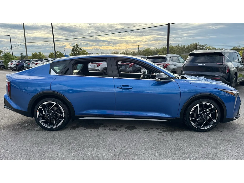 New 2026 Blu Kia GT-Line image 3