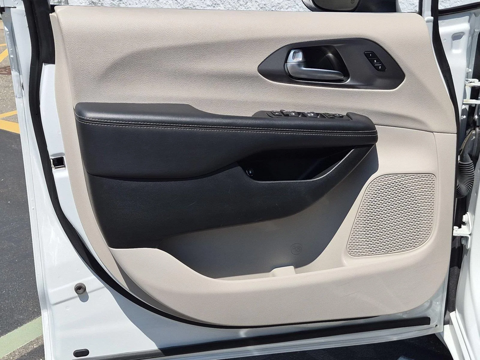 Used 2023 Bright White Clearcoat Chrysler Hybrid Touring L image 15