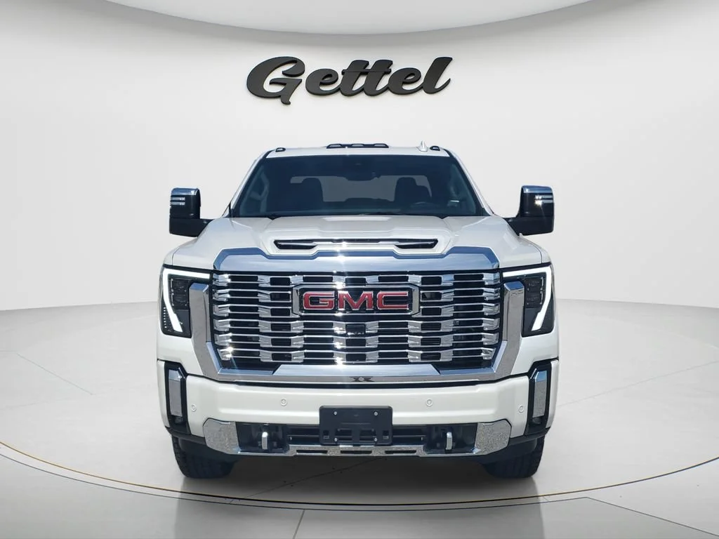 Used 2024 White Frost Tricoat GMC Denali image 2
