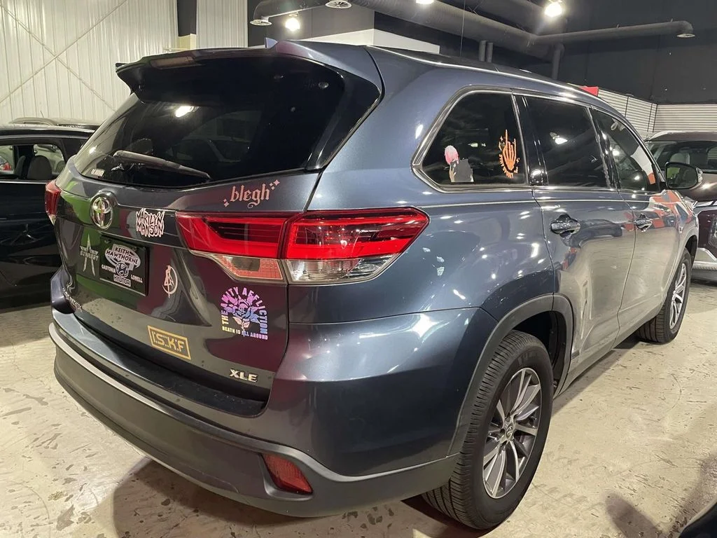 Used 2019 Blue Toyota XLE image 5