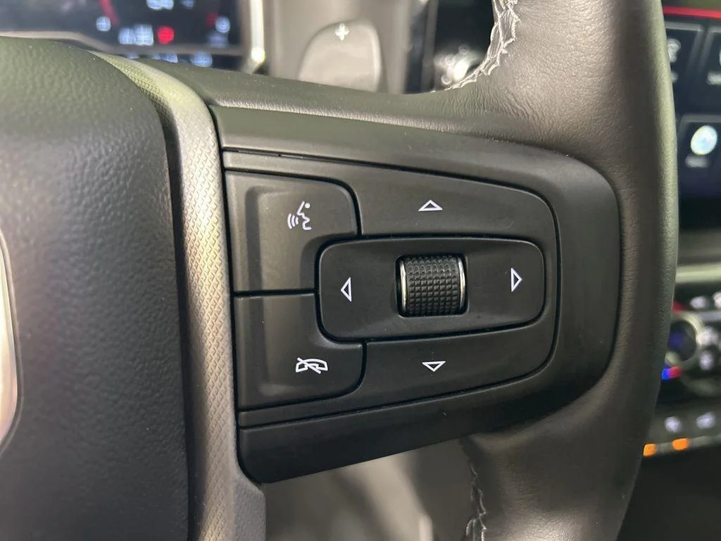 Used 2025 Onyx Black GMC Denali image 28