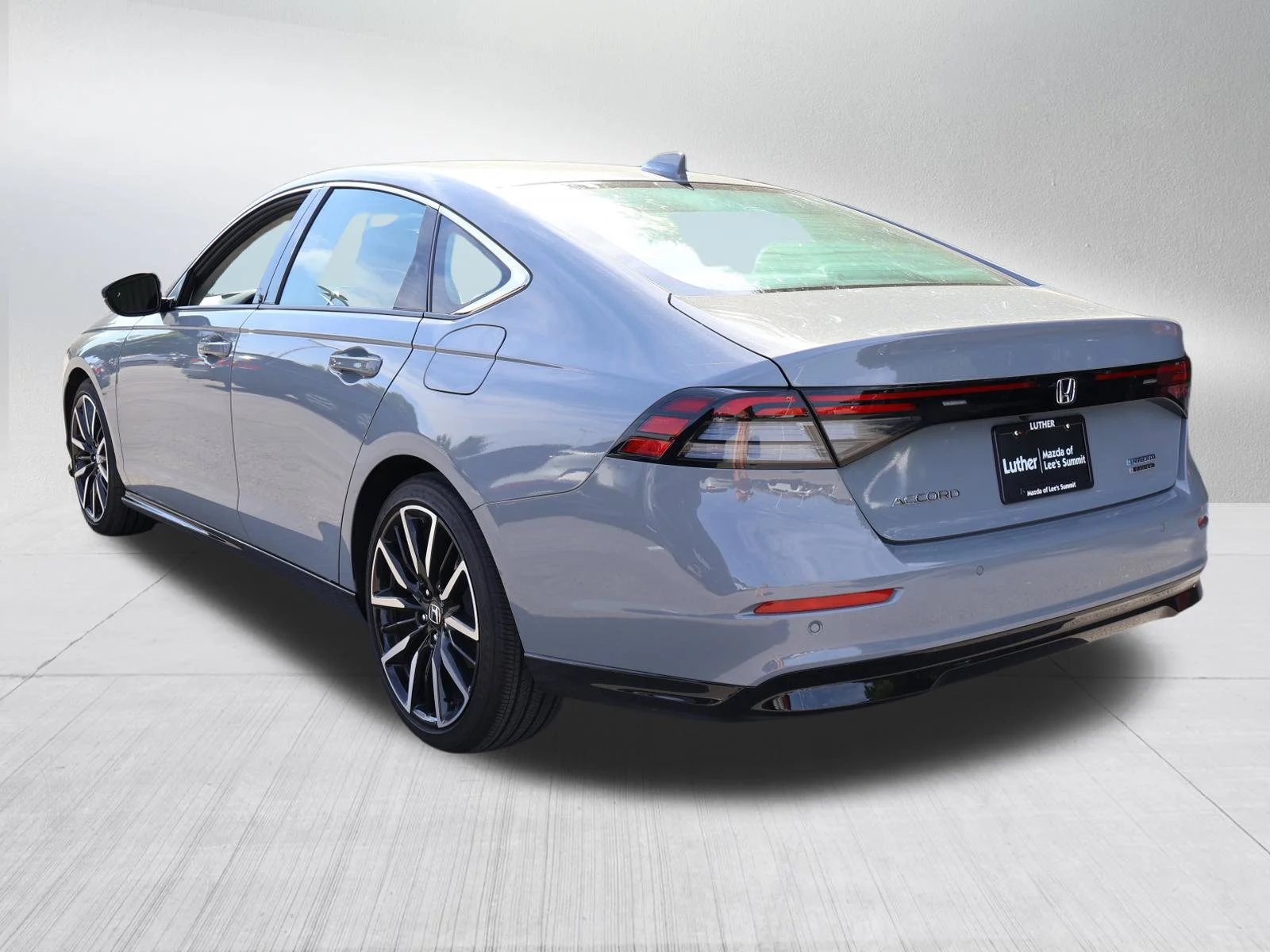 Used 2026 Urban Gray Pearl Honda Touring image 6