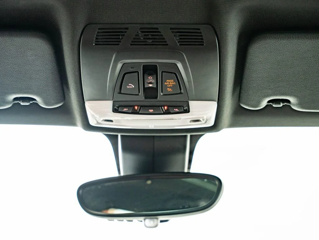Used 2021 Black Sapphire Metallic BMW sDrive28i image 43