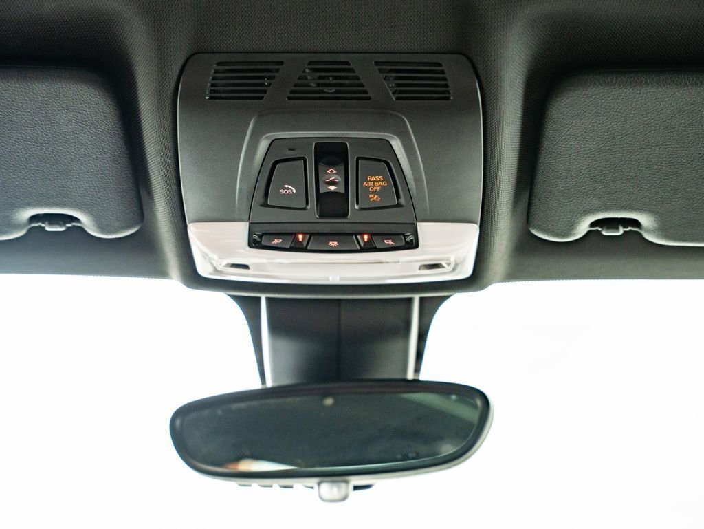 Used 2021 Black Sapphire Metallic BMW sDrive28i image 43