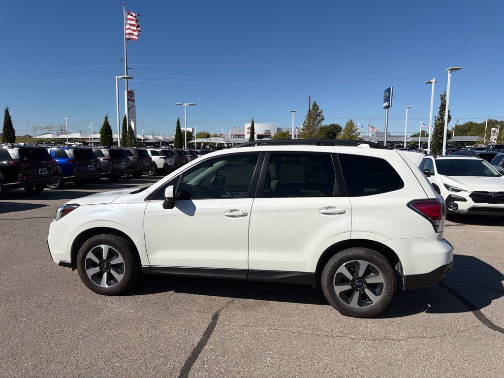 Used 2017 White Subaru 2.5i Premium image 6