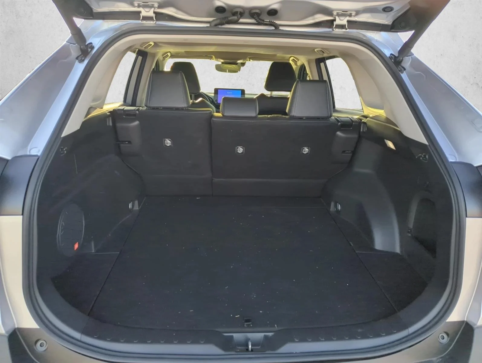 Used 2024 Silver Sky Metallic Toyota Hybrid XLE Premium image 22