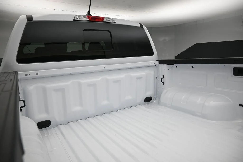 New 2026 Oxford White Ford XLT image 19