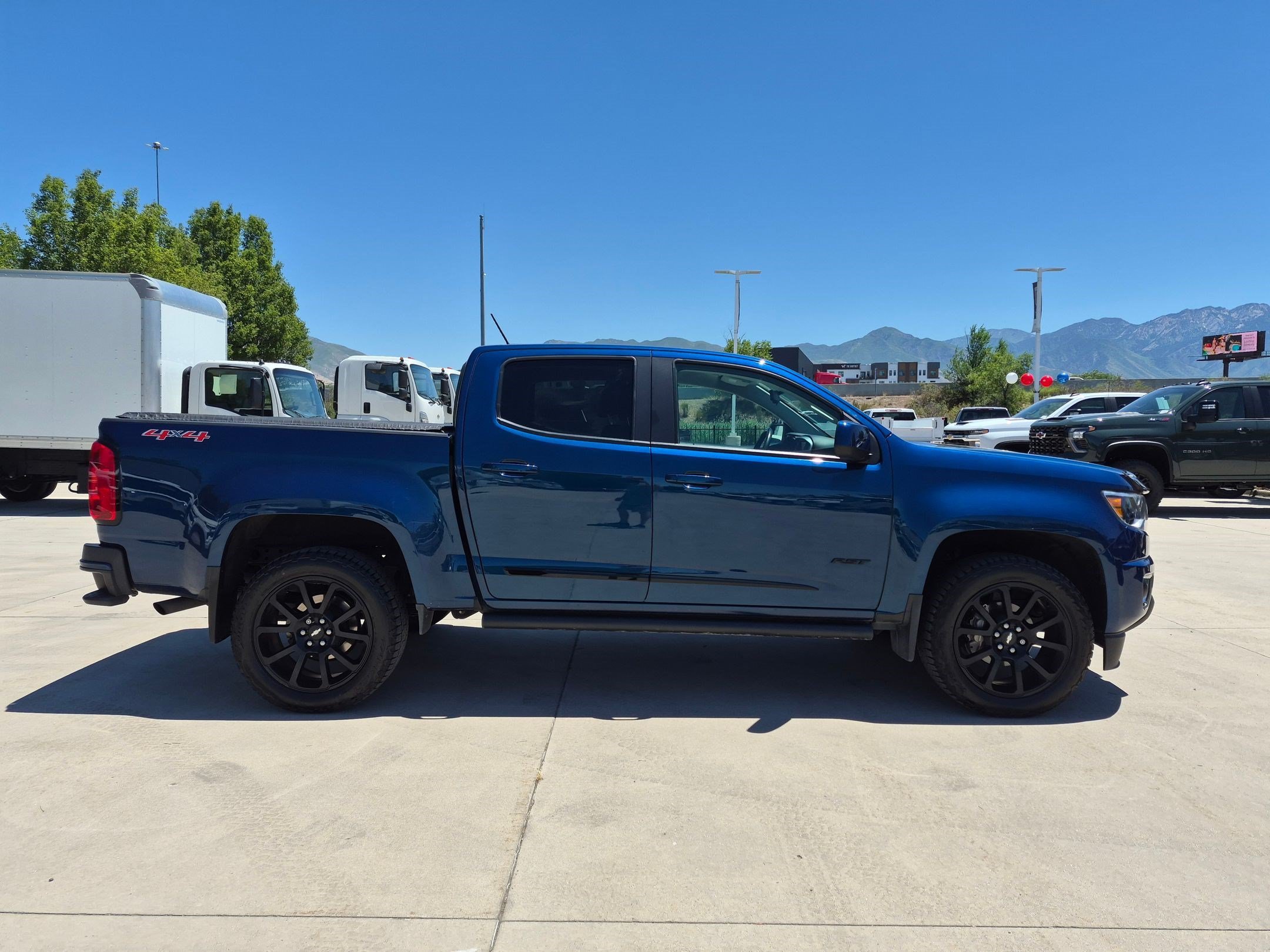 Used 2019 Pacific Blue Metallic Chevrolet 4WD LT image 2