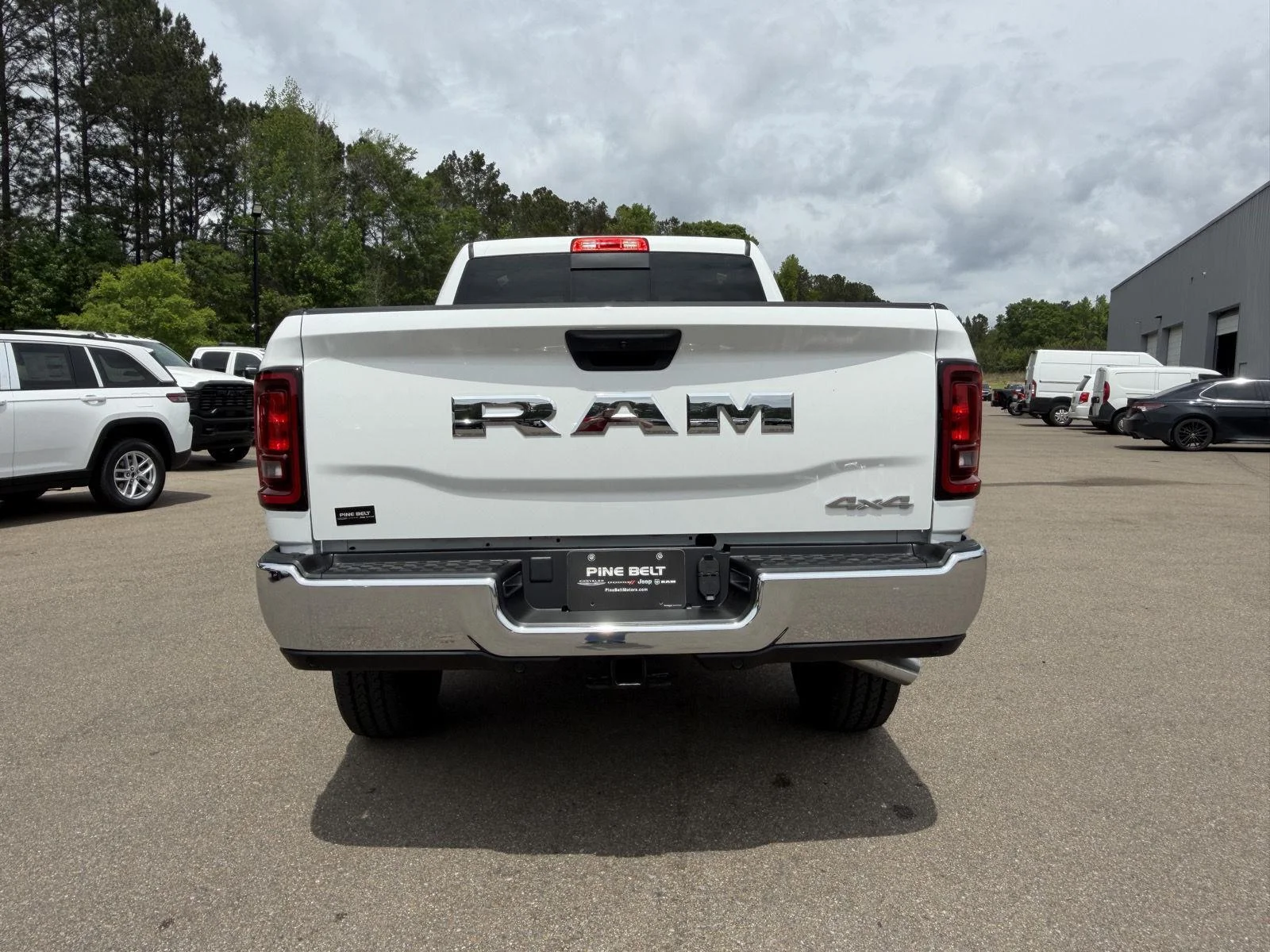 New 2026 Bright White Clear-Coat Exterior Paint RAM Tradesman image 5