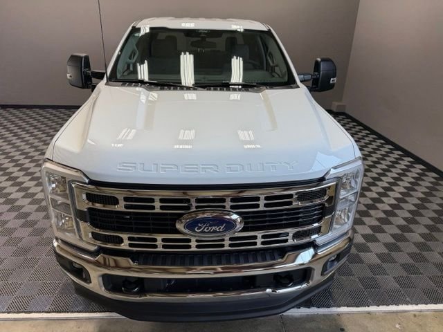 New 2026 Oxford White Ford F-250® XLT image 5