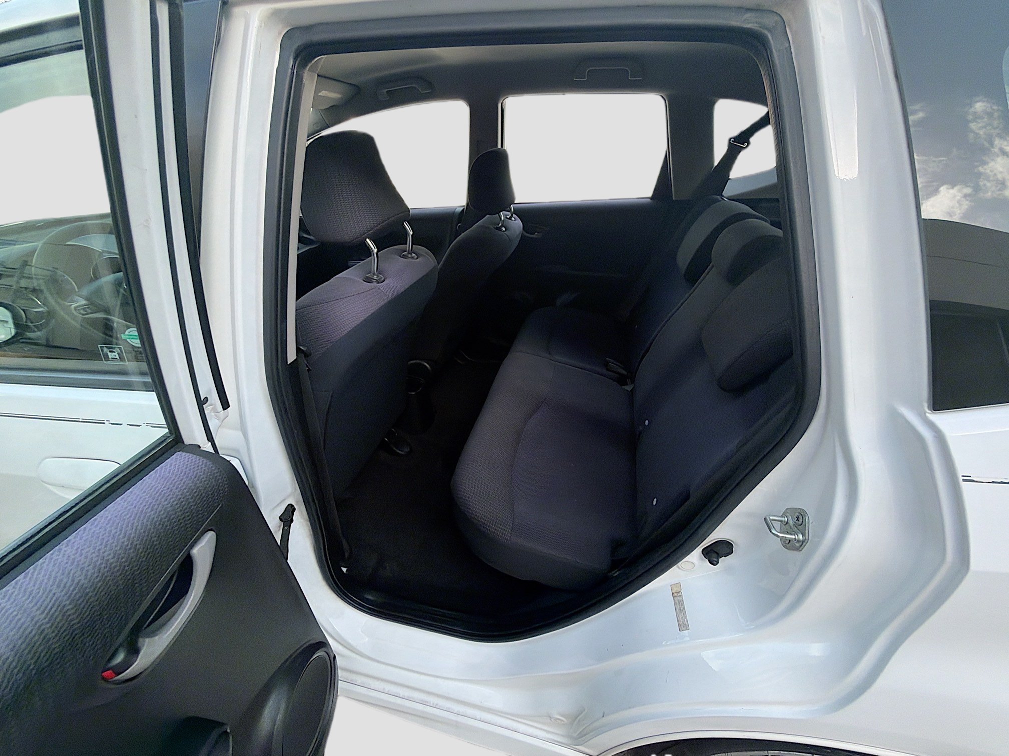 Used 2012 Taffeta White Honda Sport image 22