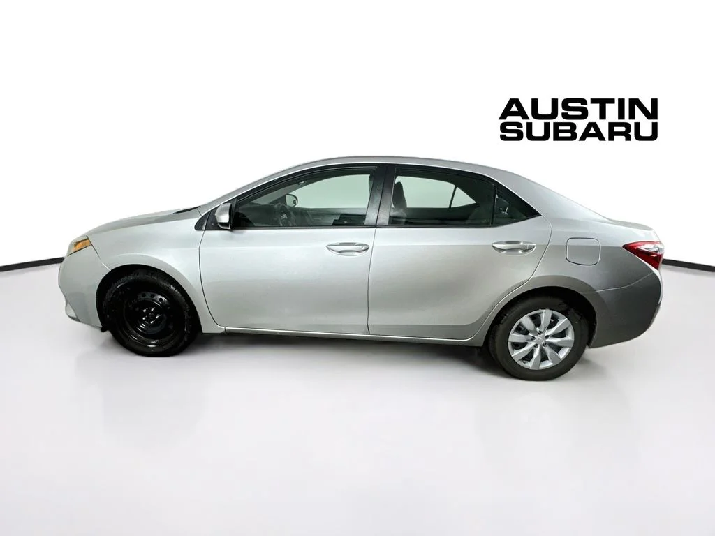 Used 2015 Silver Toyota LE image 4