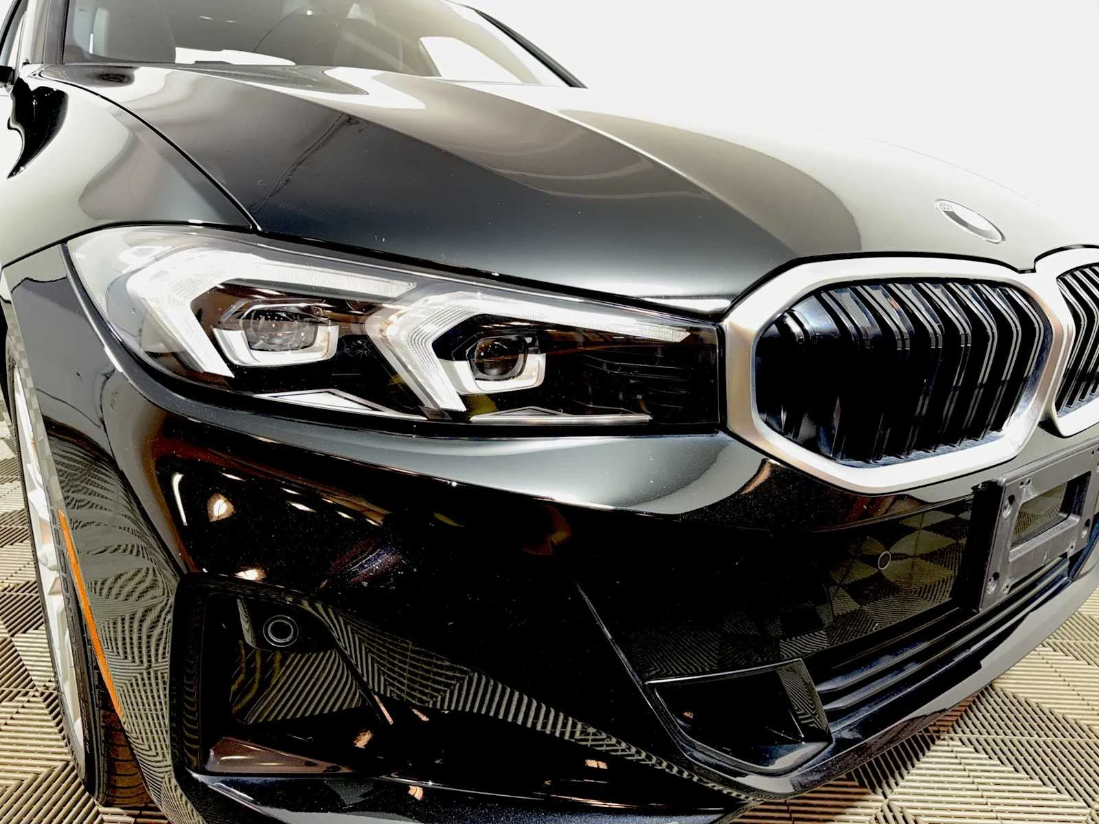 2024 BMW 3 Series 330i - Photo 25